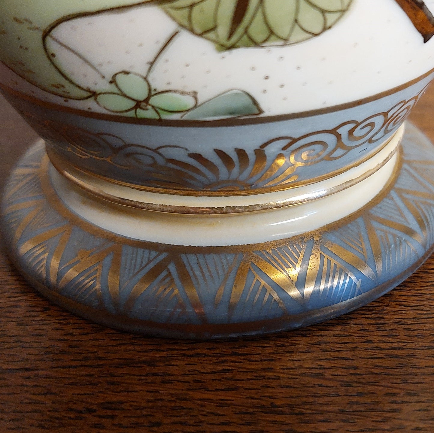 A pair of early 20th Century Noritake Vases