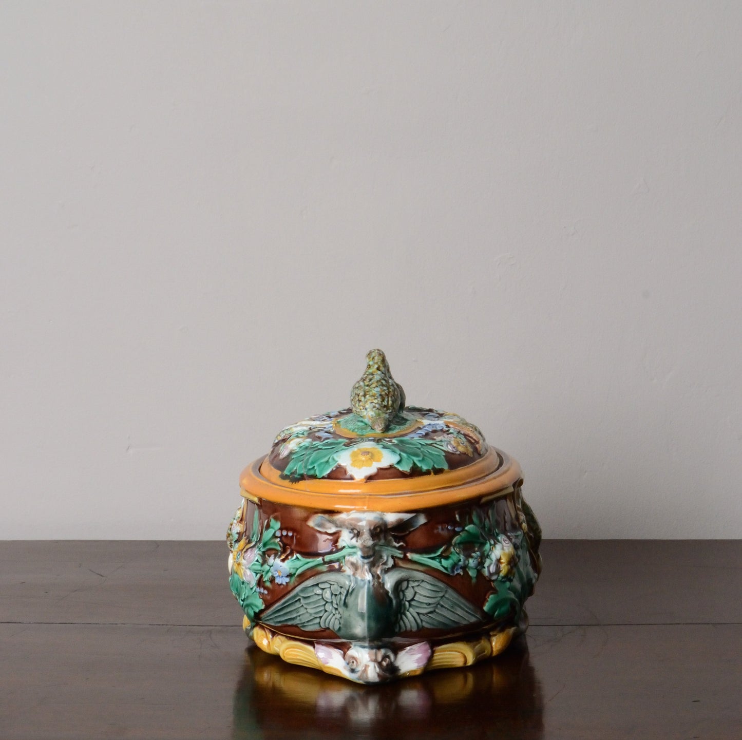 A Wedgwood Majolica Pie Dish