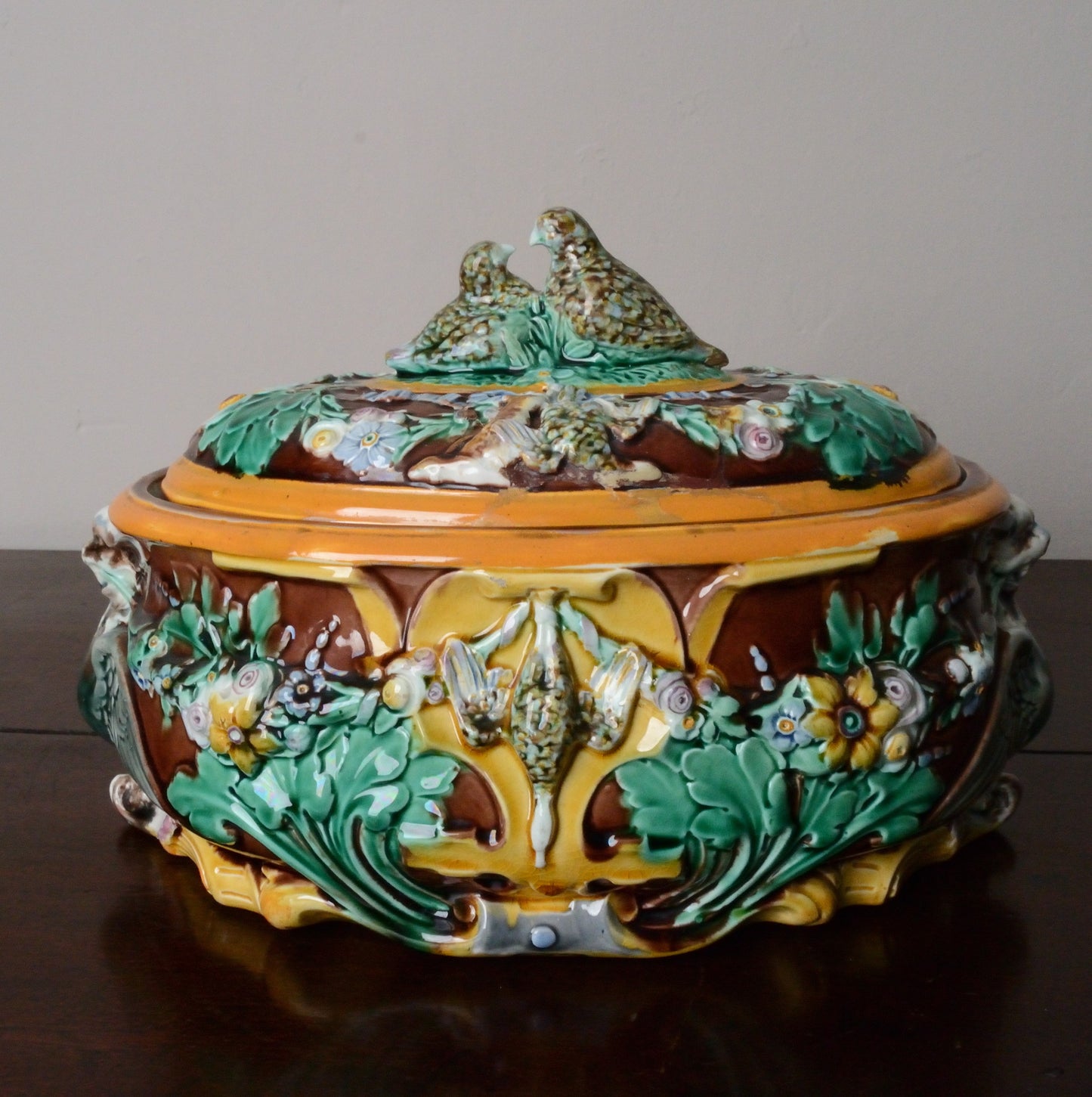 A Wedgwood Majolica Pie Dish
