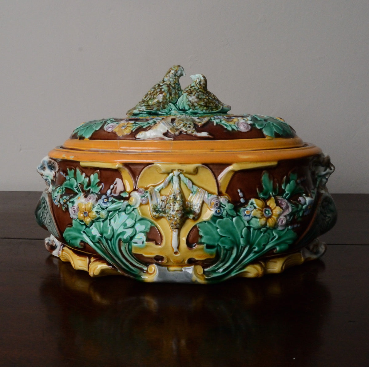 A Wedgwood Majolica Pie Dish