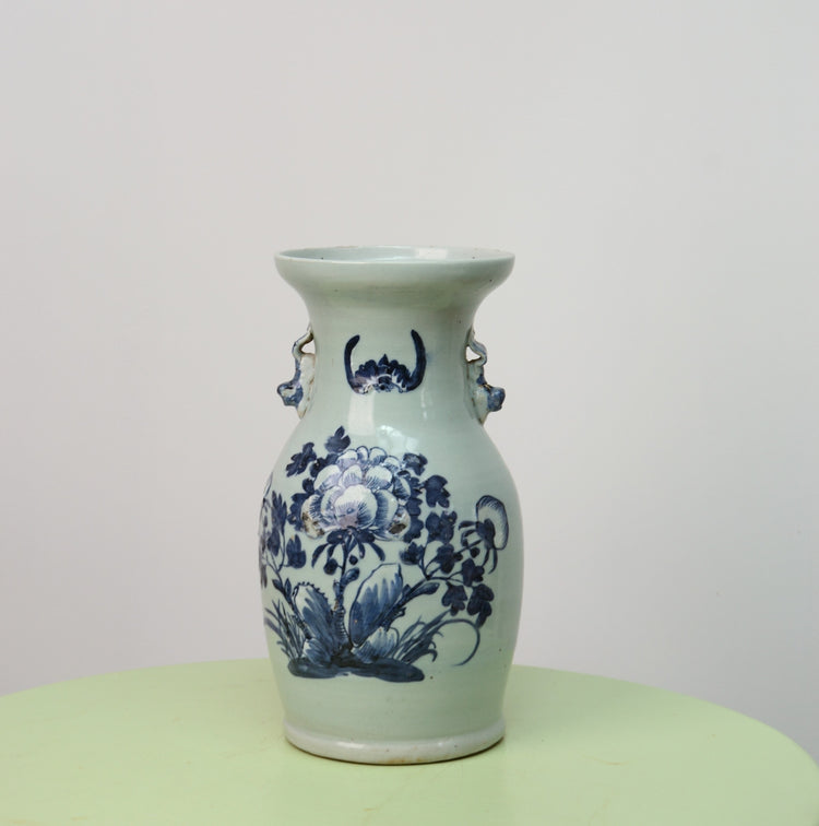 A Chinese Porcelain Vase