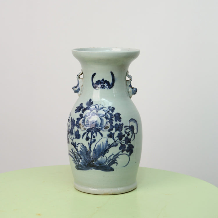 A Chinese Porcelain Vase