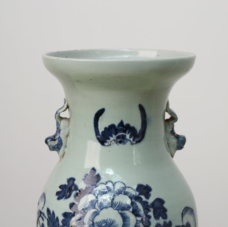 A Chinese Porcelain Vase