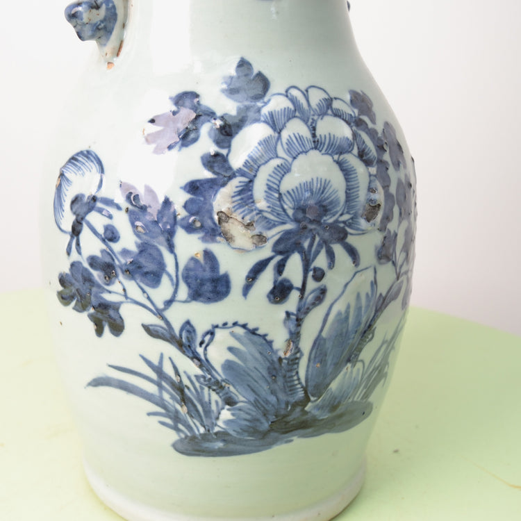 A Chinese Porcelain Vase