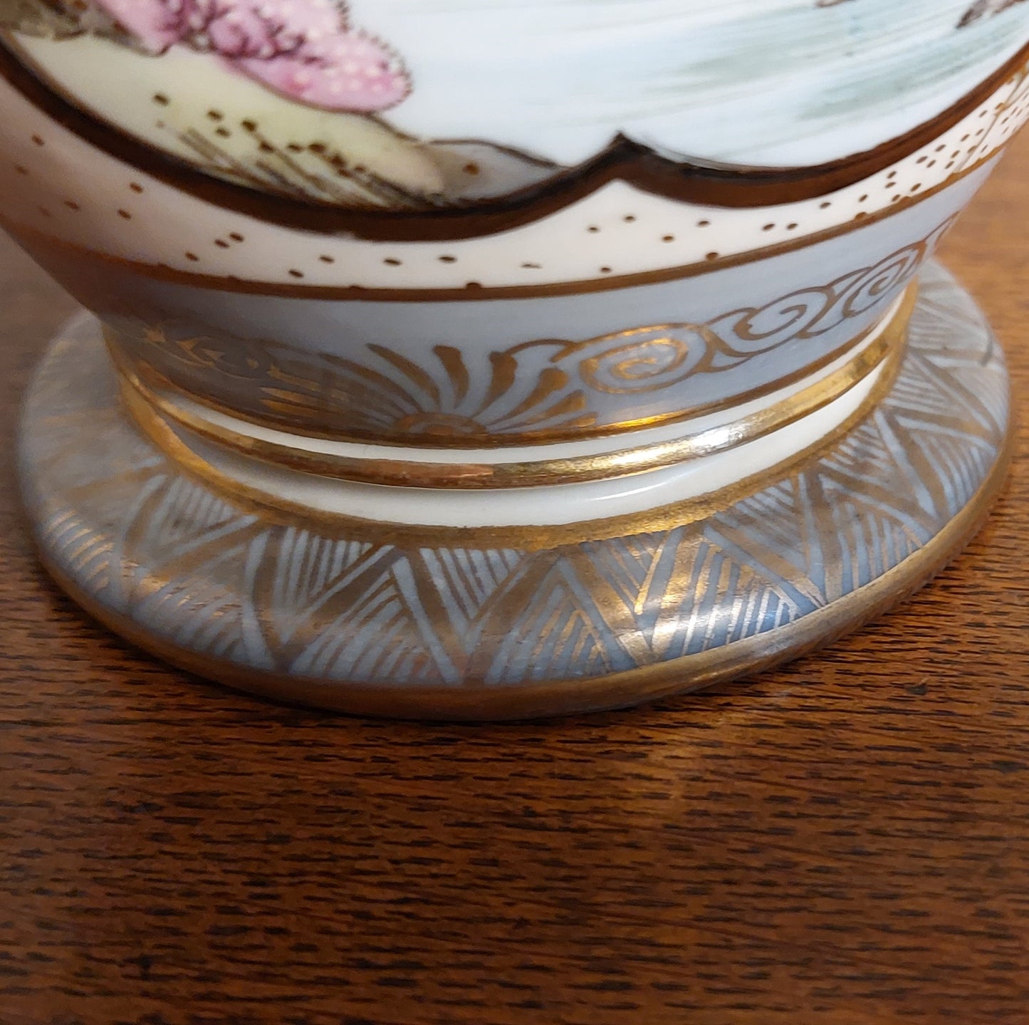 A pair of early 20th Century Noritake Vases